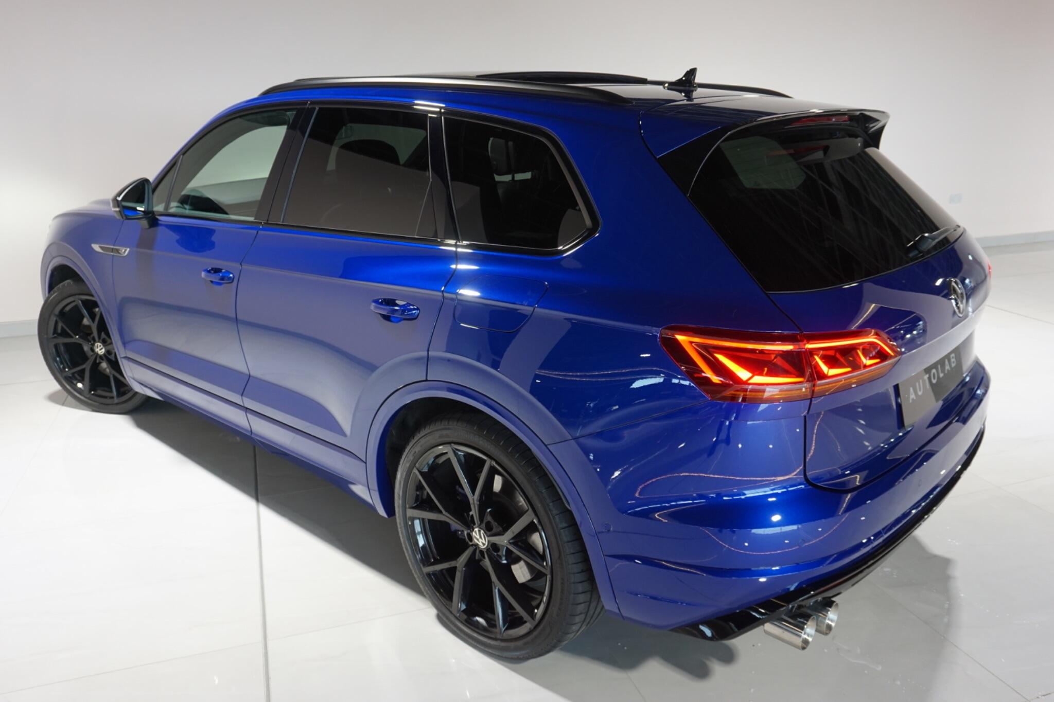 Volkswagen Touareg 3.0 V6 TSI eHybrid 14.3kWh R SUV 5dr Petrol Plug-in Hybrid Tiptronic 4Motion Euro 6 (s/s) (462 ps)